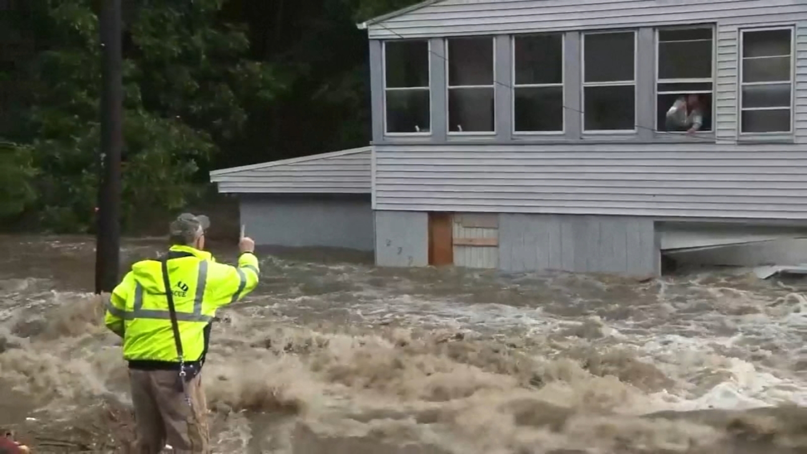 Ernesto becomes Category 1 hurricane again; dangerous conditions for East Coast beaches