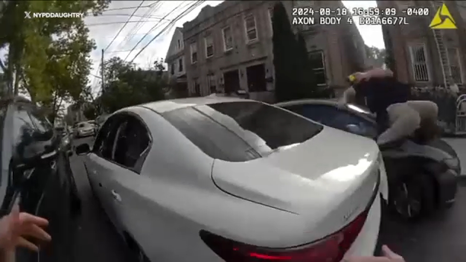 Queens NYPD chase: Officer struck in Corona after suspect flees car ...