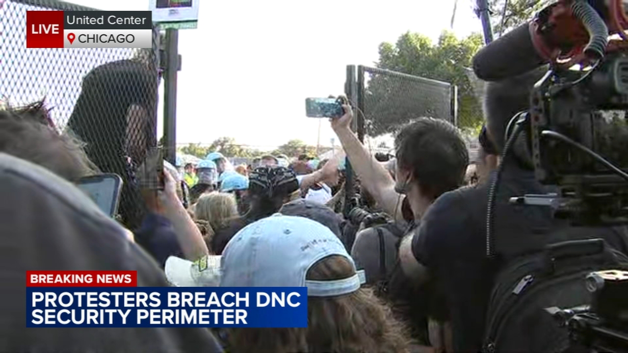 Several arrested after protesters breach security fence at United Center