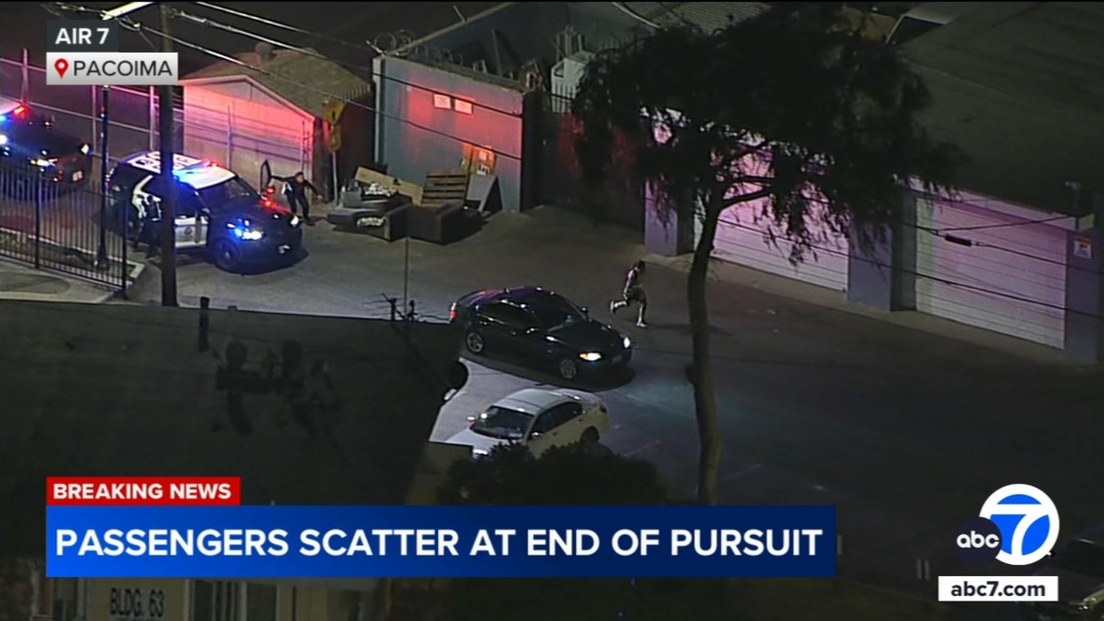 Chase ends in Pacoima after multiple passengers jump out of car - ABC7 ...
