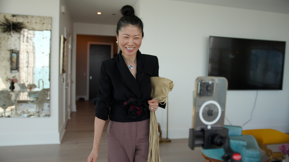 54-year-old Chicago content creator promotes fashion at any age