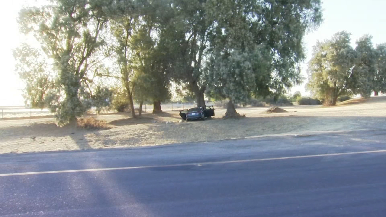 1-year-old killed in car crash in Fresno County, CHP says
