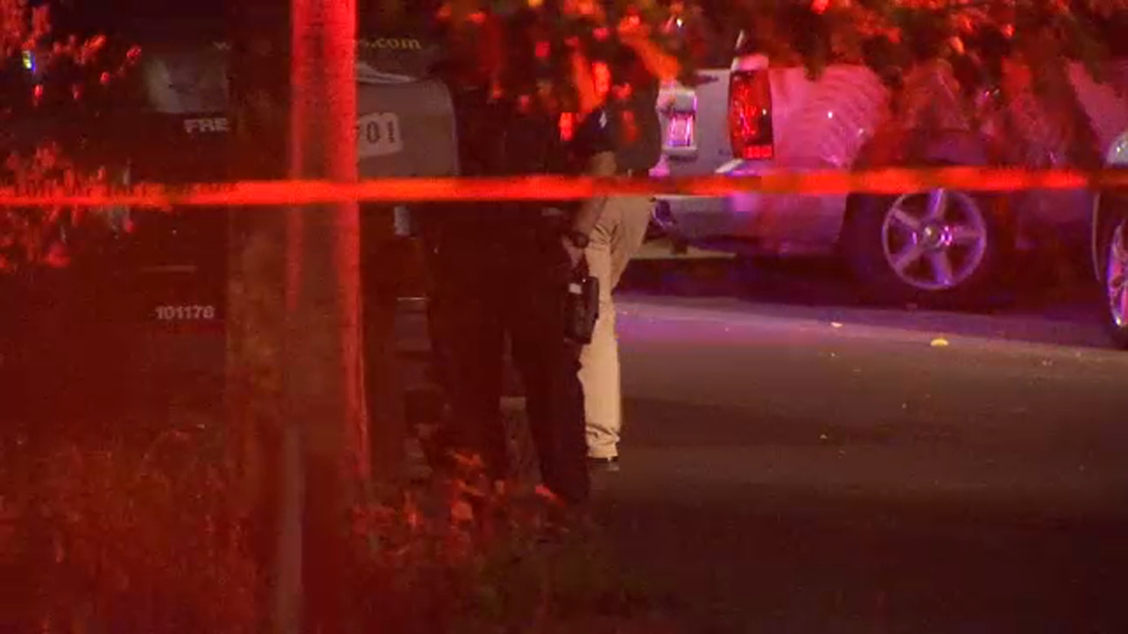 Police searching for man accused of stabbing wife in central Fresno