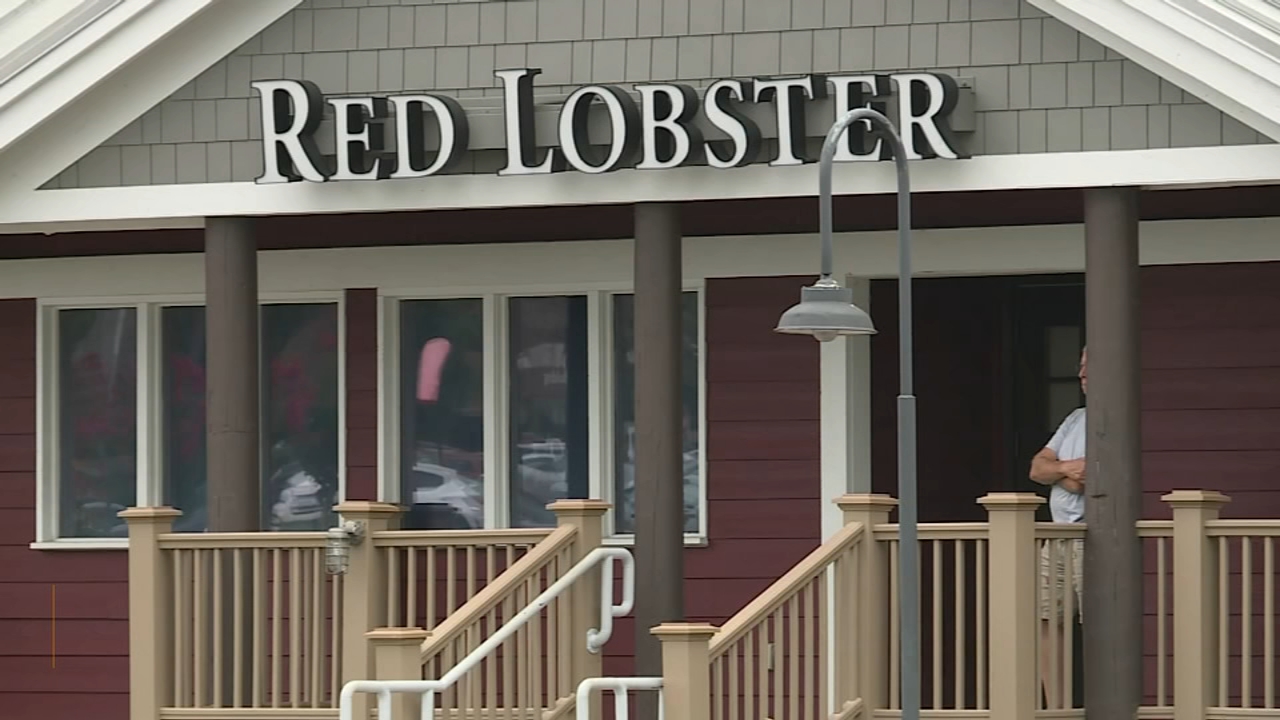 Red Lobster is closing more Illinois restaurants