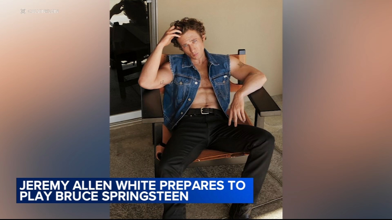 Jeremy Allen White prepares to play Bruce Springsteen