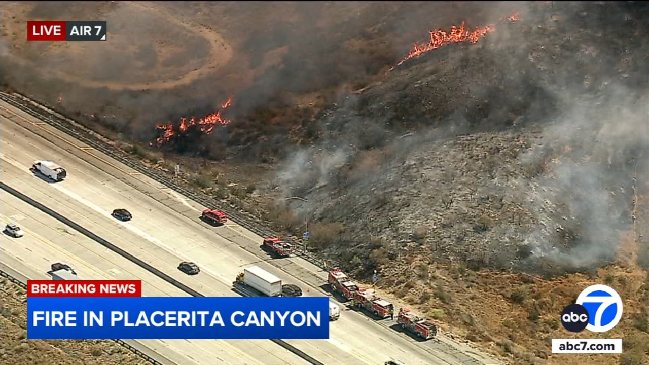 2 brush fires break out along 14 Freeway in Santa Clarita