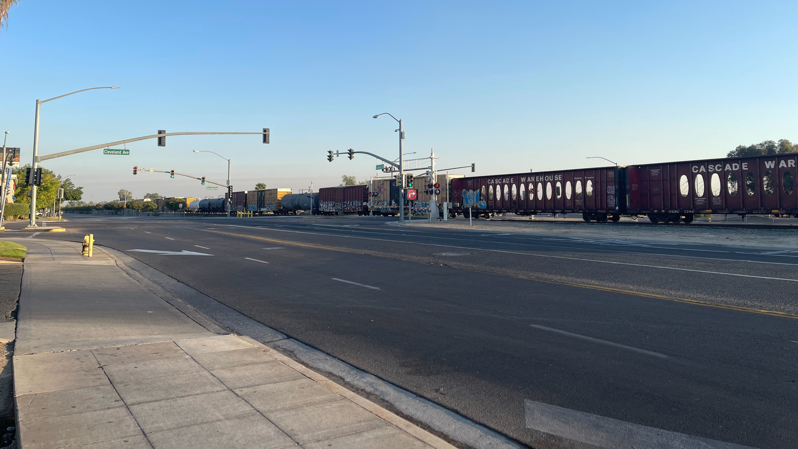 Man hit and killed by train in Madera, police say