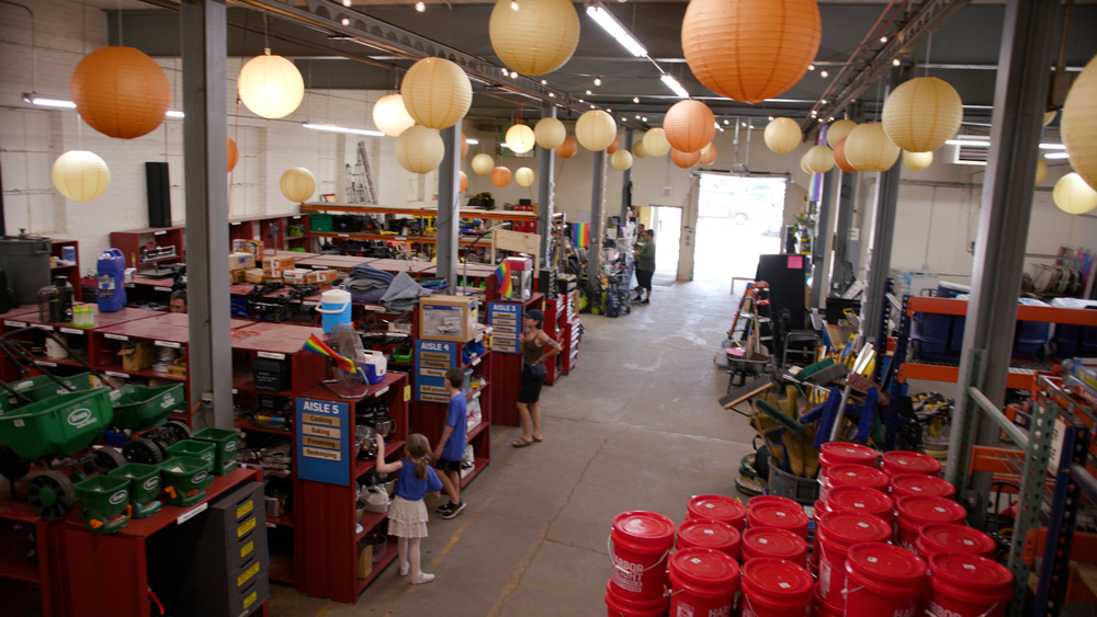 Pay-what-you-can tool library saves Chicago residents millions