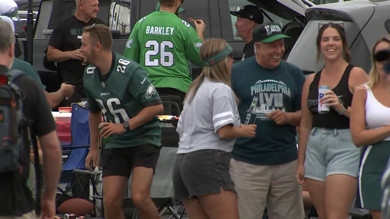Eagles tailgaters ready for first game at the Linc this season