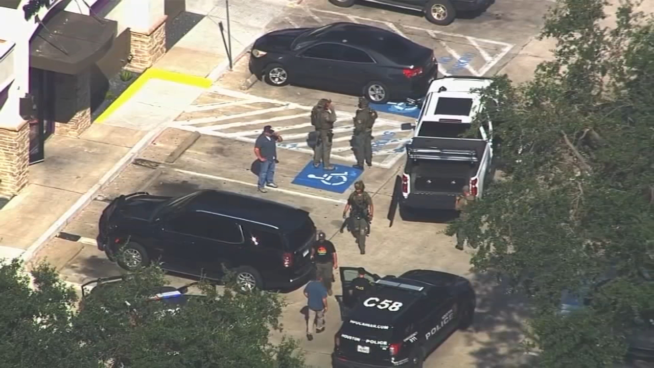 Trio of suspects arrested after mom zip-tied, officer shot, HPD says