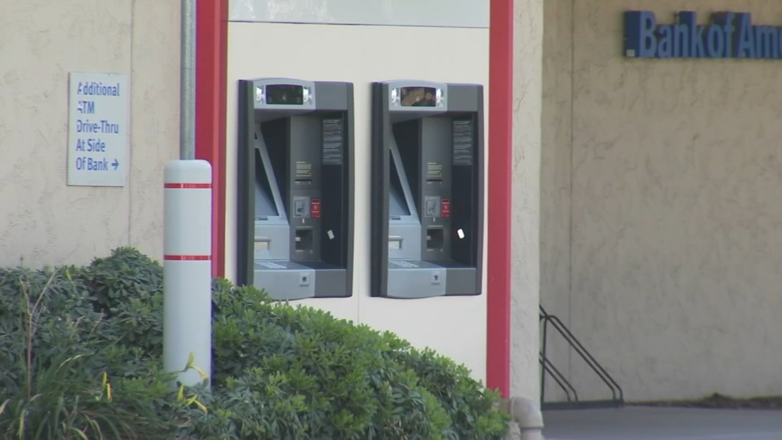 Man attacked with bat during robbery near Visalia bank