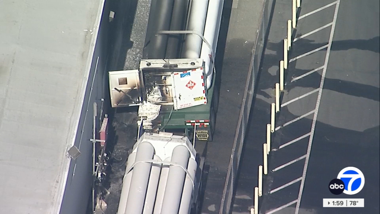 Big rig carrying hydrogen tanks catches on fire in Commerce