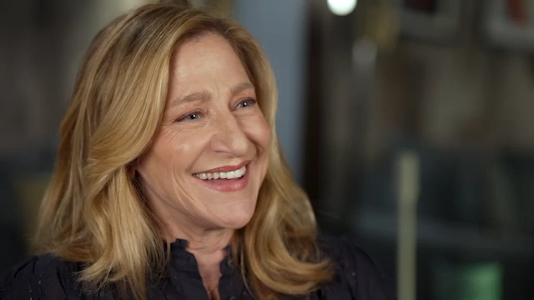 does edie falco smoke cigarettes as Carmela Sopranos in "The Sopranos" : r/popculturechat We Almost Got Edie Falco
