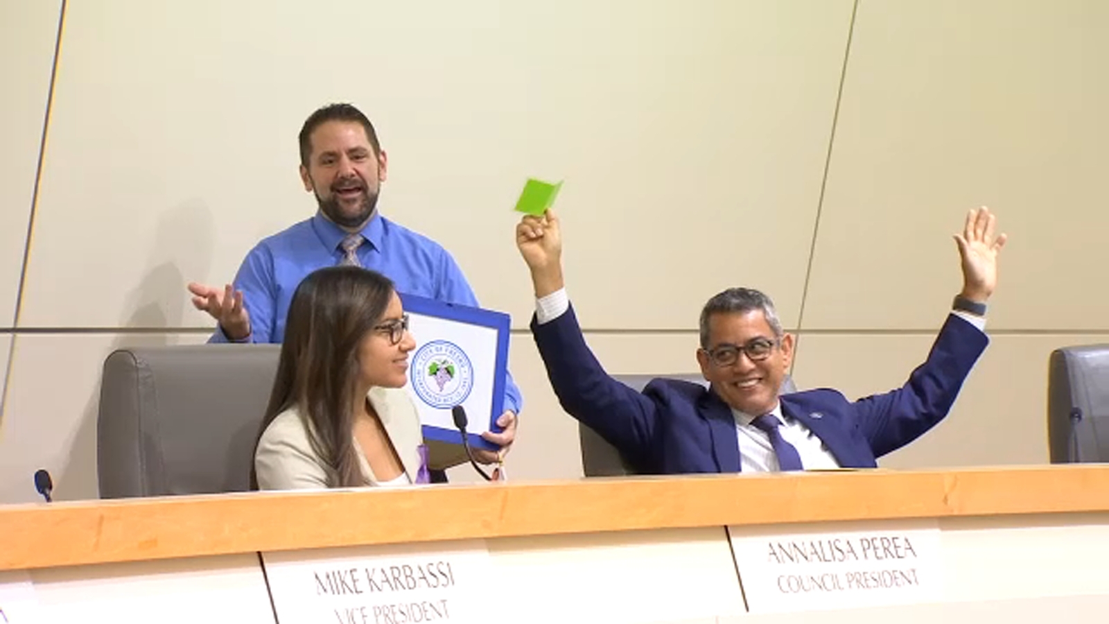 Fresno city council decides who can vote on Tower District plans by literally pulling cards