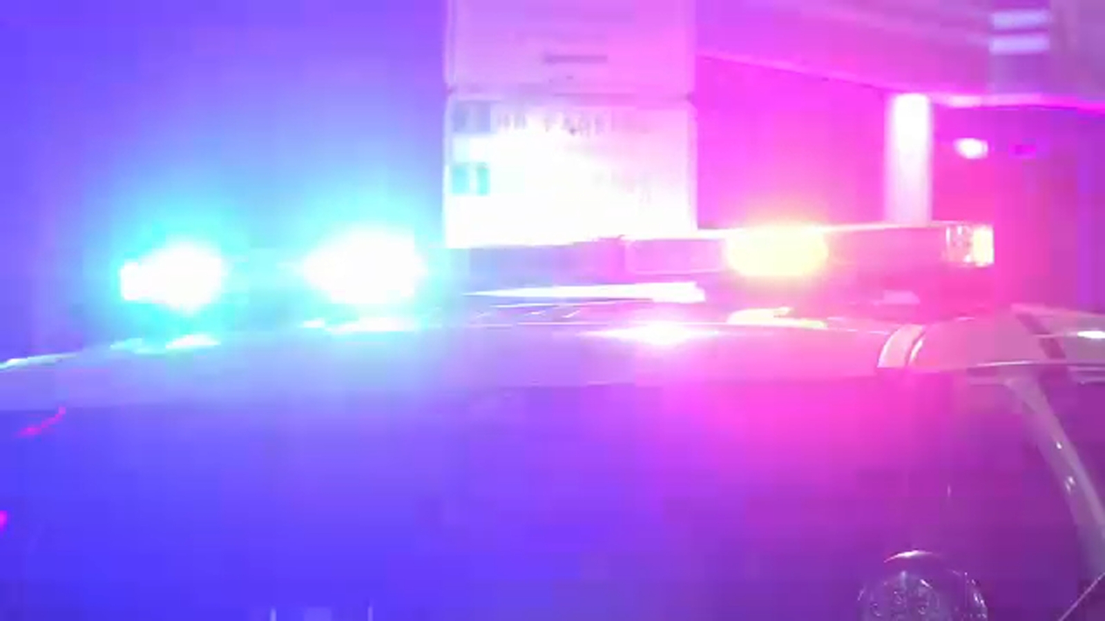 philadelphia-police-investigate-triple-stabbing-in-center-city-6abc
