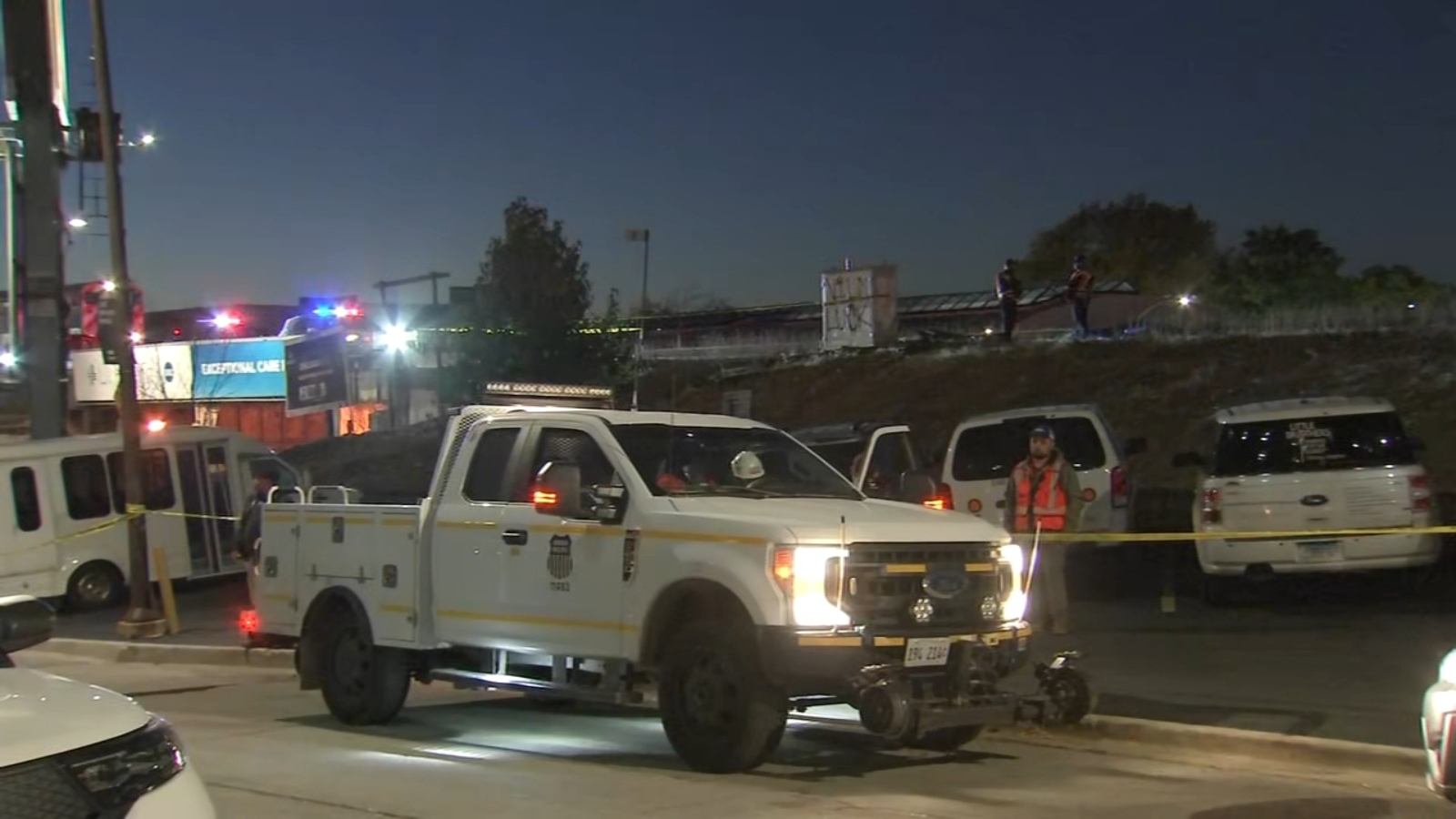 metra-trains-delayed-after-body-found-near-tracks-at-paulina-street-on