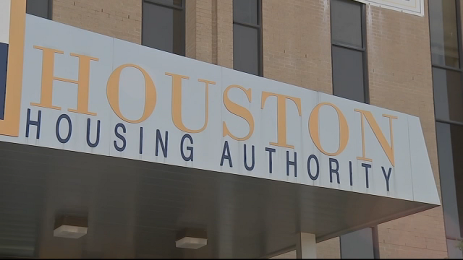 Houston Housing Authority paid 4 times the appraised value for land