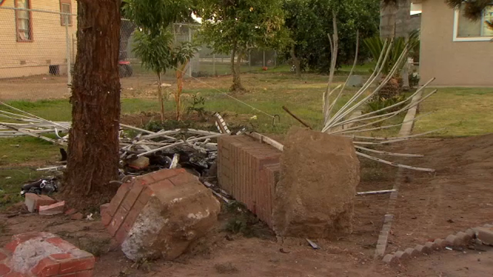 Man killed in solo rollover crash in Fresno County, CHP says