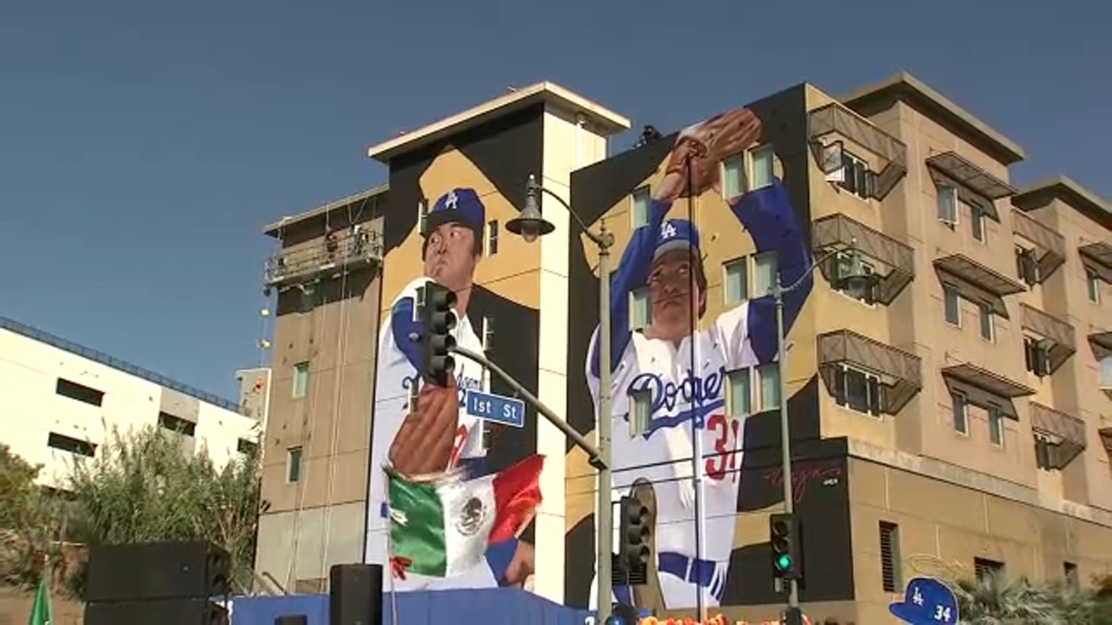 Mural honoring Dodger icon Fernando Valenzuela unveiled in Boyle