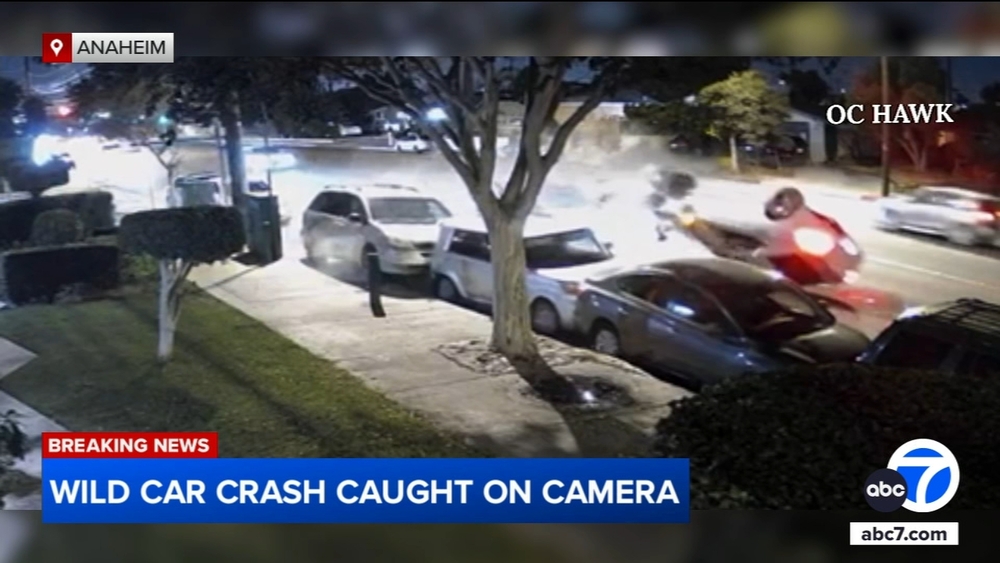 Driver crashes into parked cars in Anaheim, video shows