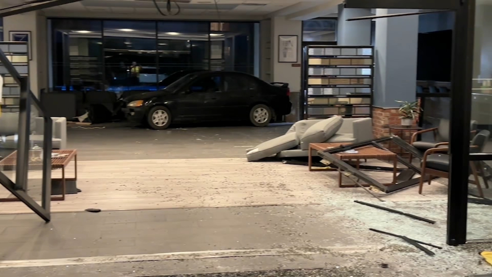 Car crashes into apartment building on Capital Boulevard in Raleigh ...