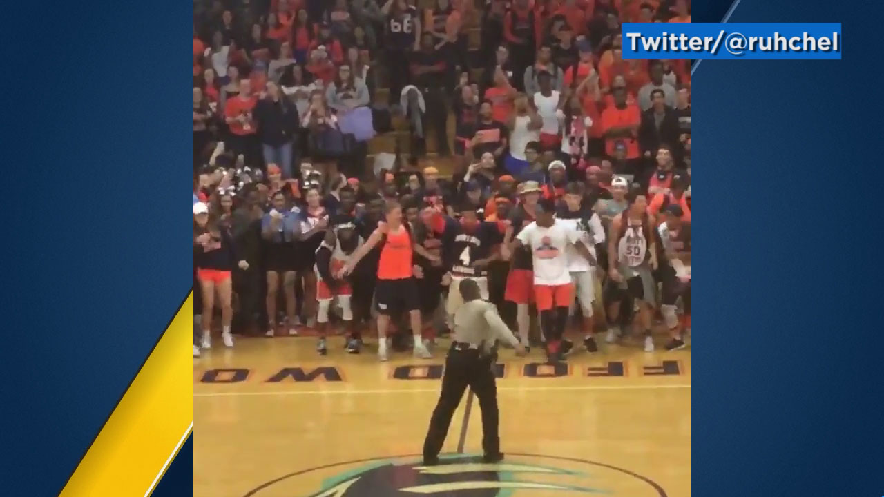 Virginia cop dances to Beyonce's 'Formation' at pep rally