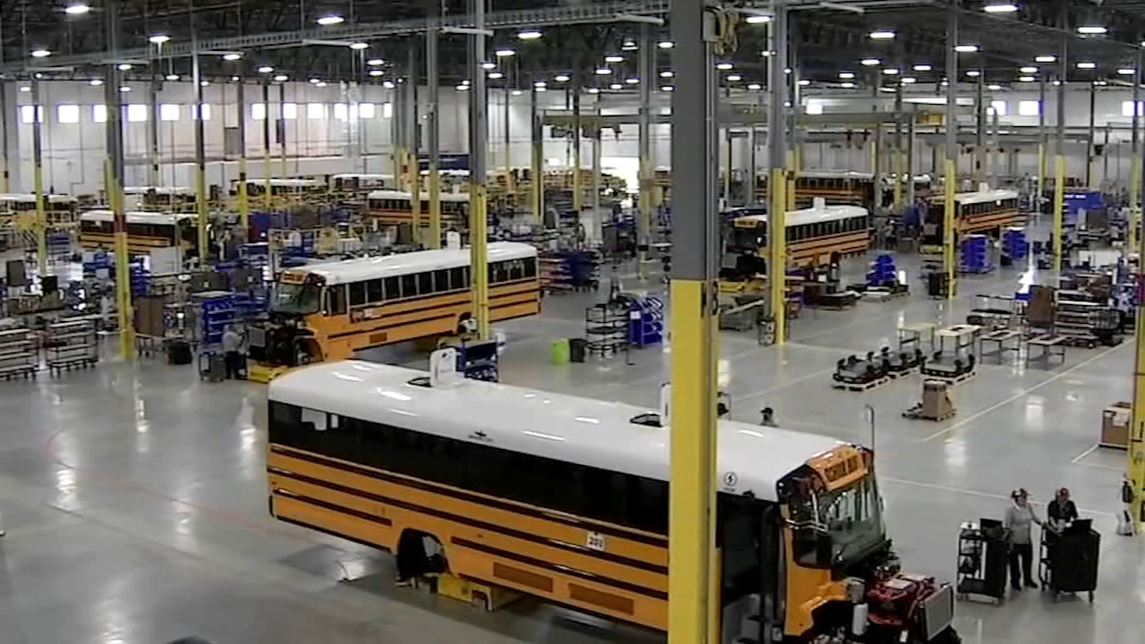 Lion Electric suspends operations at Channahon plant near Joliet; Electric  bus maker announces hundred of layoffs - ABC7 Chicago