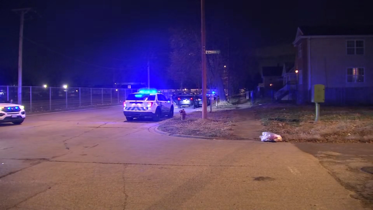 2 men shot, 1 fatally, in Morgan Park, Chicago police say