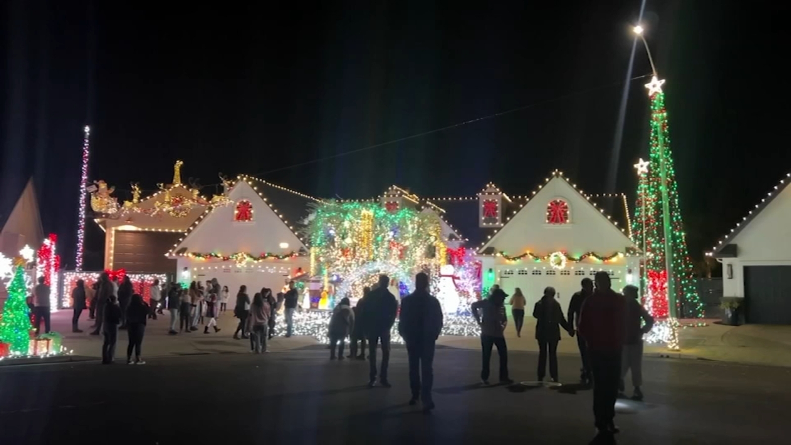 DIY Christmas Lights Tour Map: Where you can see free holiday light displays in Fresno and Clovis