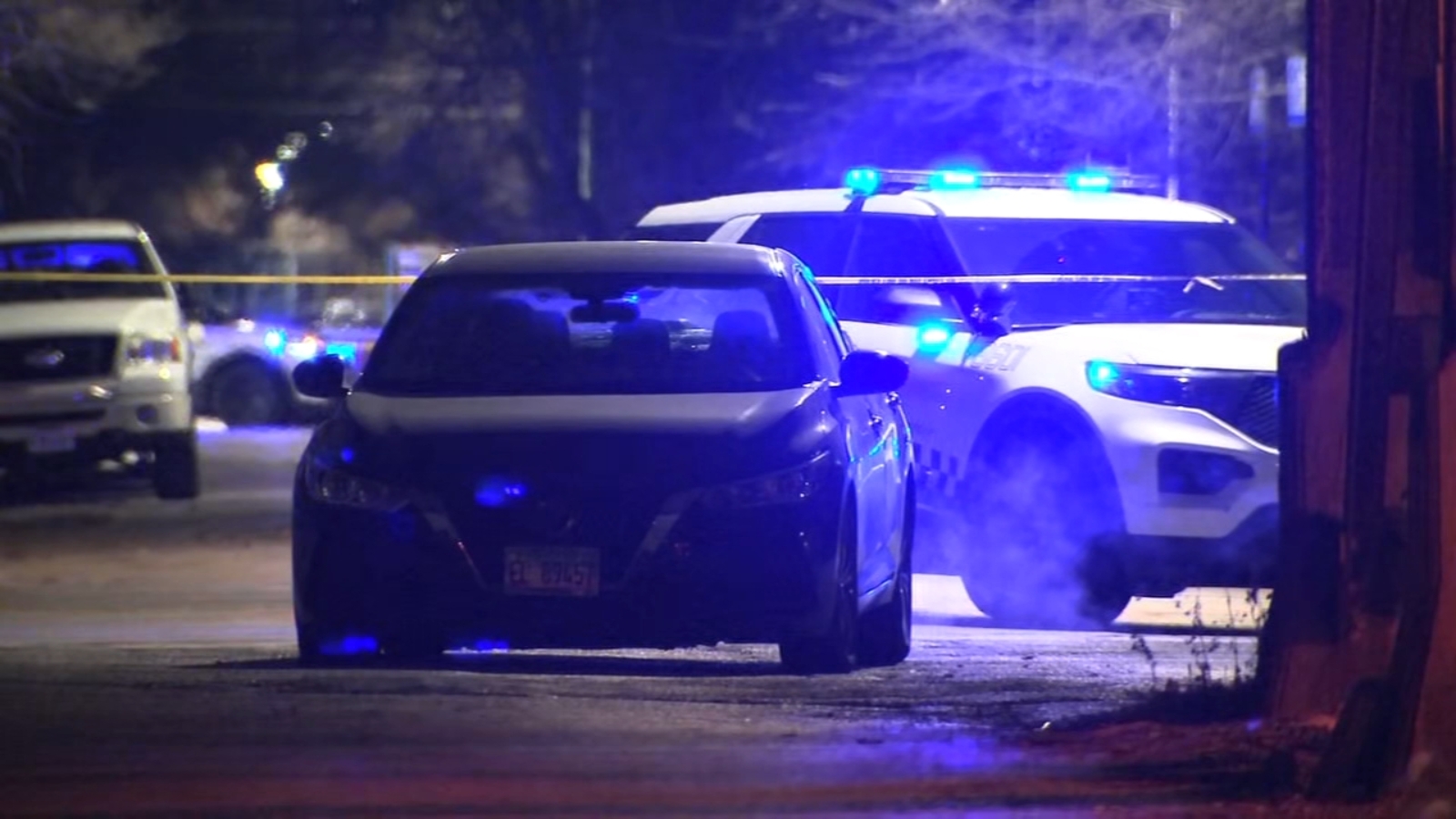 West Pullman, Chicago shooting today: Woman, man shot inside moving ...