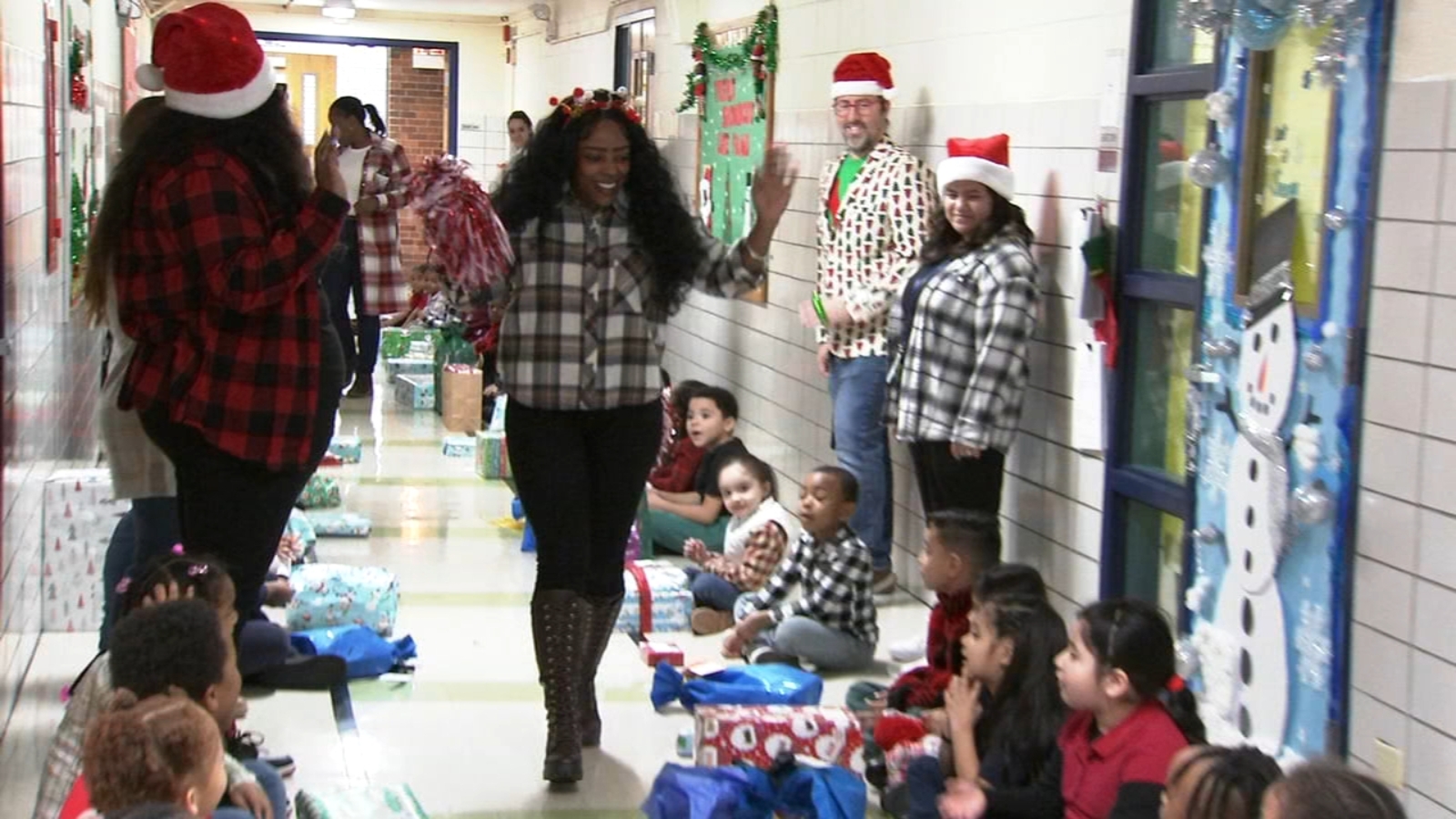 Operation Santa: 120 Chicago International Charter School Basil campus ...