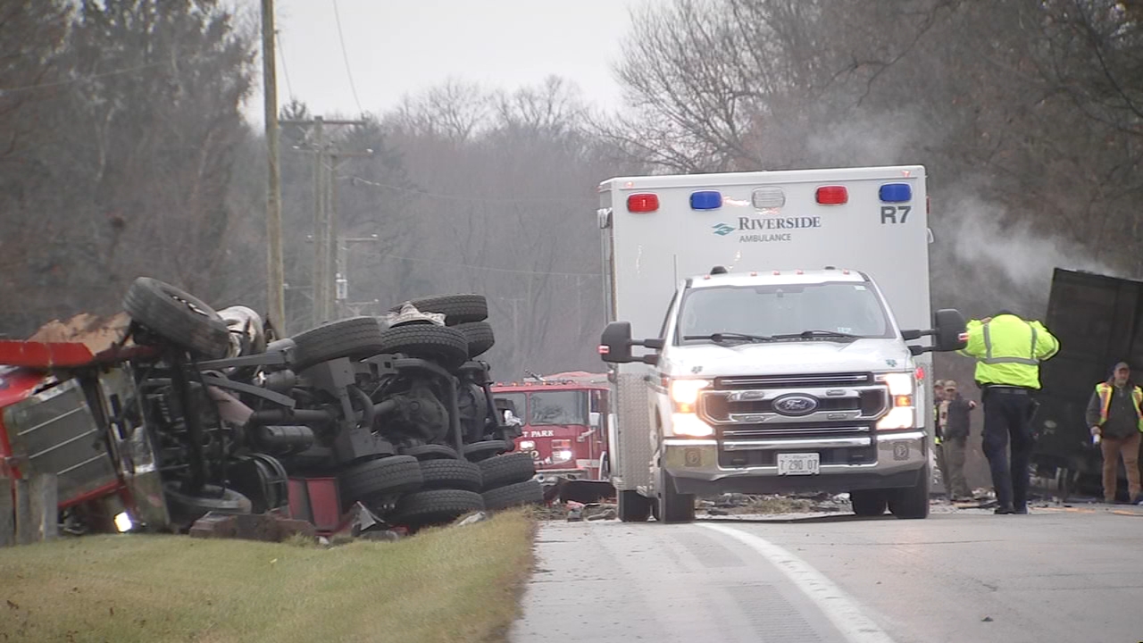 Kankakee County crash:Semi driver killed, teen injured in 