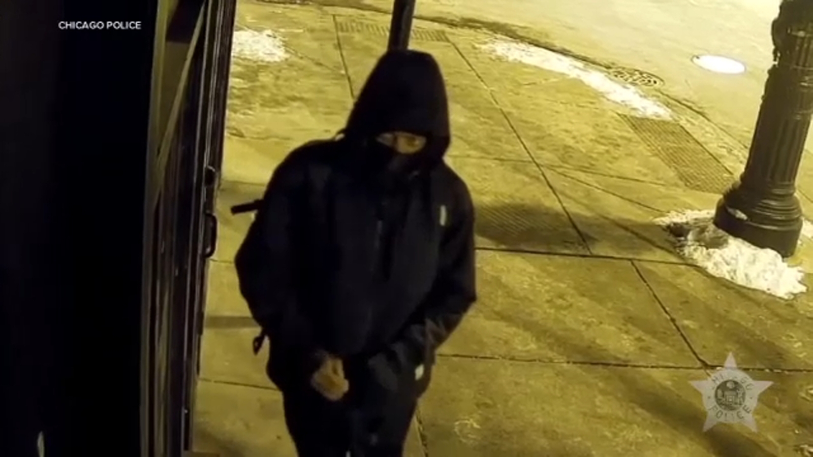 Chicago crime: Police release new video of suspect wanted in smash-and ...
