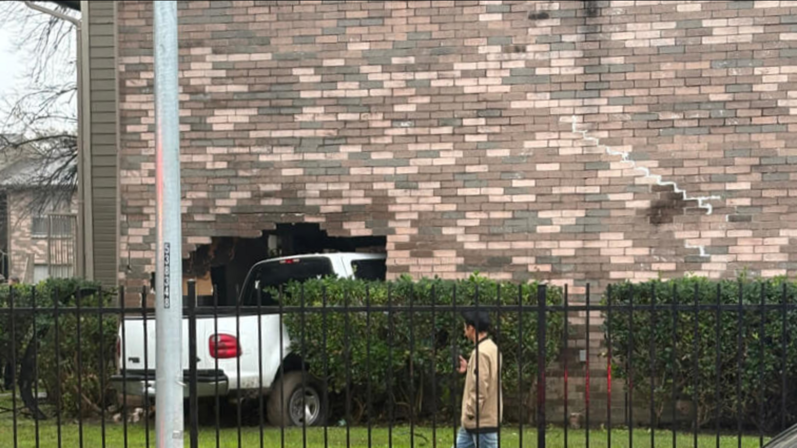 Car crashes into southeast Houston apartment, leaving 1 hospitalized ...
