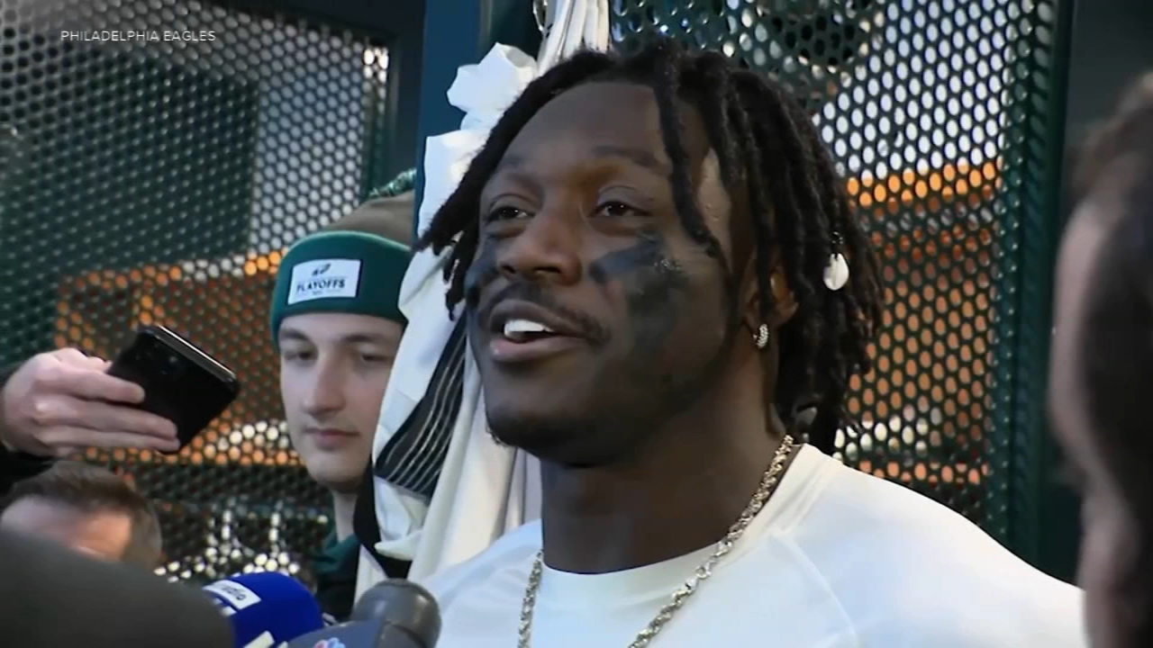 AJ Brown talks about sideline book