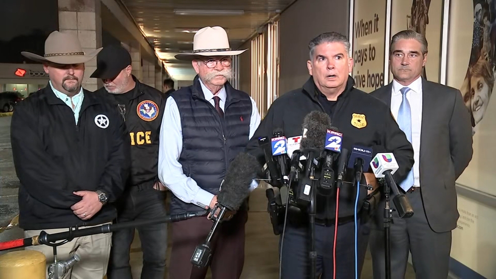 Suspect wanted for deputy's death has been shot and killed, HPD says