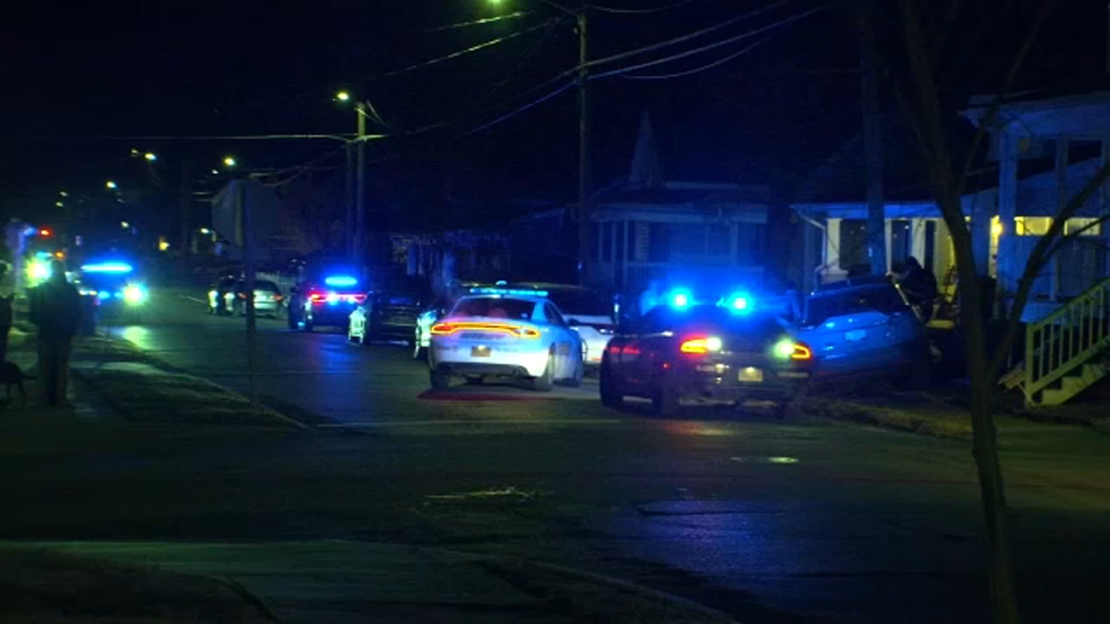 3 juveniles in custody after police chase in stolen car ends in crash ...