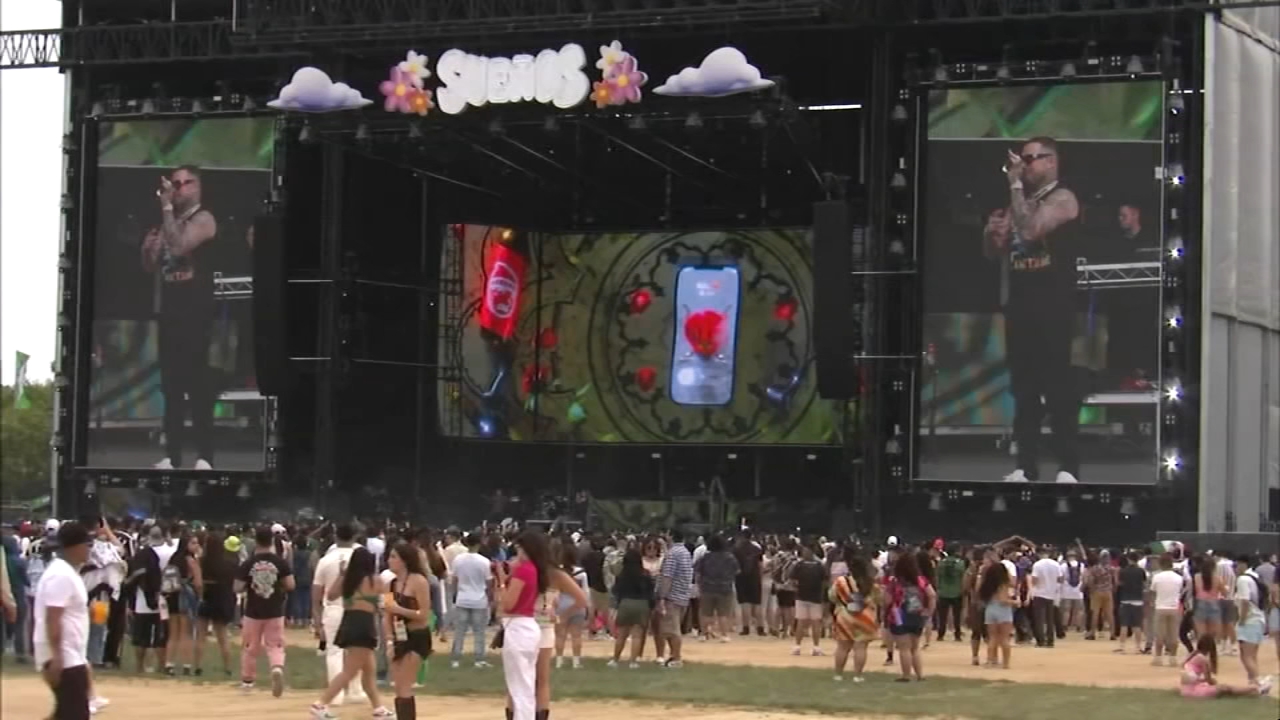 2025 Sueños Chicago lineup includes Peso Pluma, Shakira