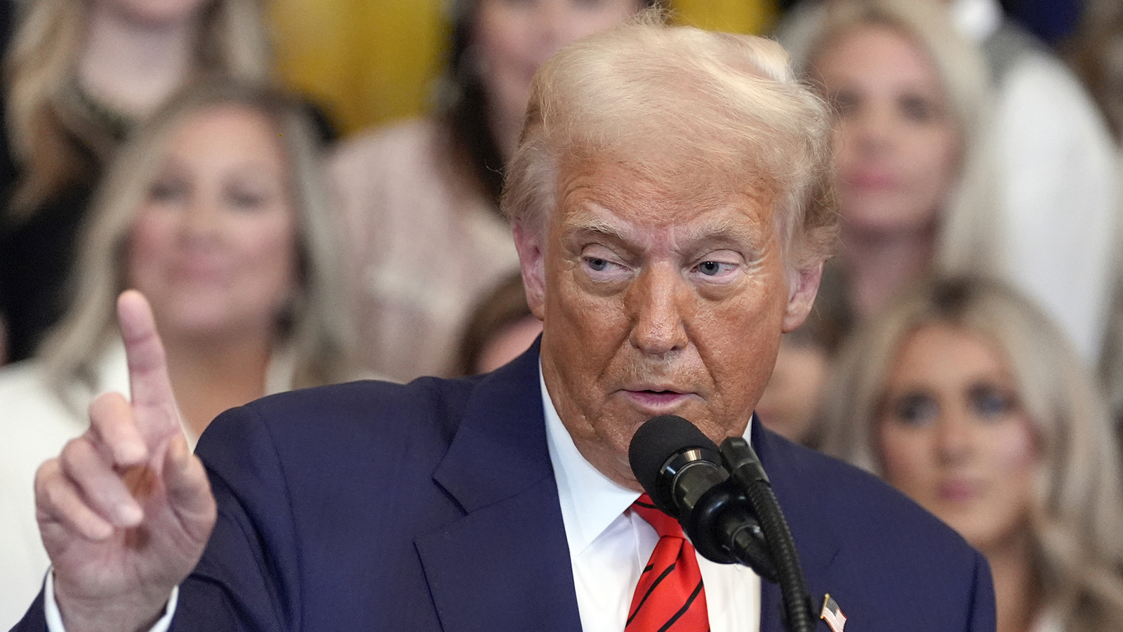 Judge temporarily blocks Trump plan offering incentives for federal workers to resign