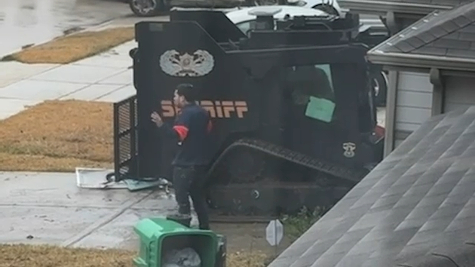 Man arrested for felony warrant after standoff with SWAT outside home ...
