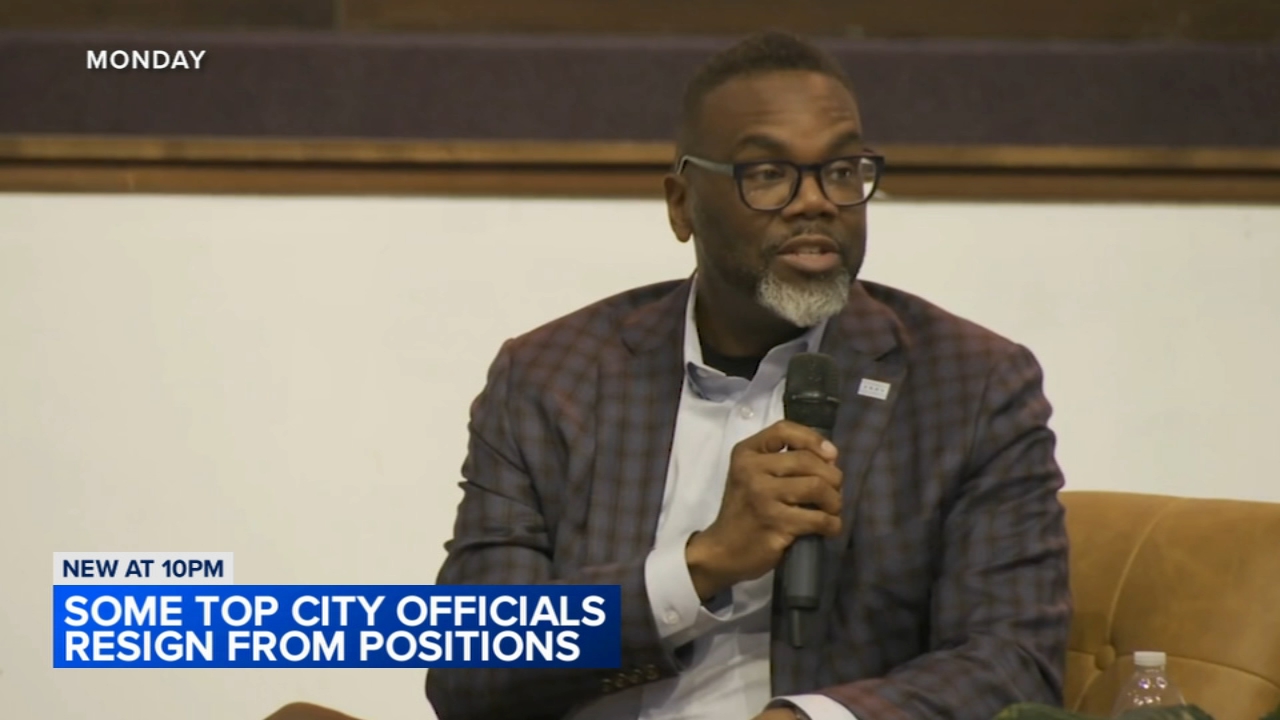 3 Chicago officials depart days after mayor warns of potential firings