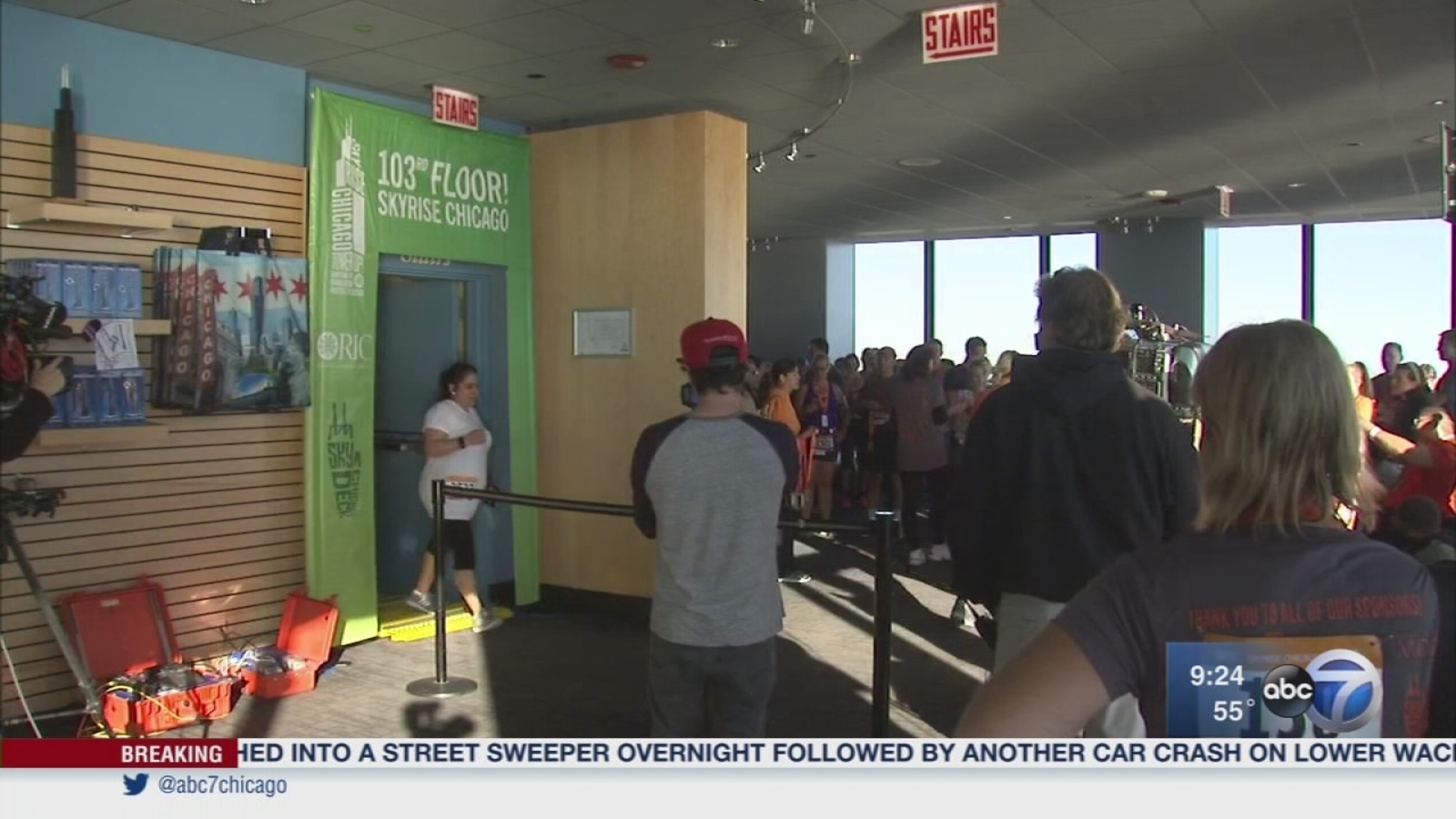 Stair climbers race up Willis Tower for annual SkyRise Chicago ABC7