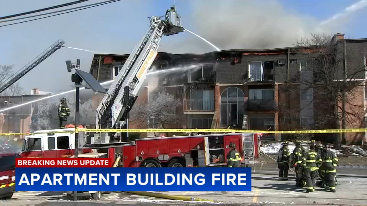 Families displaced after apartment building fire in southwest suburbs