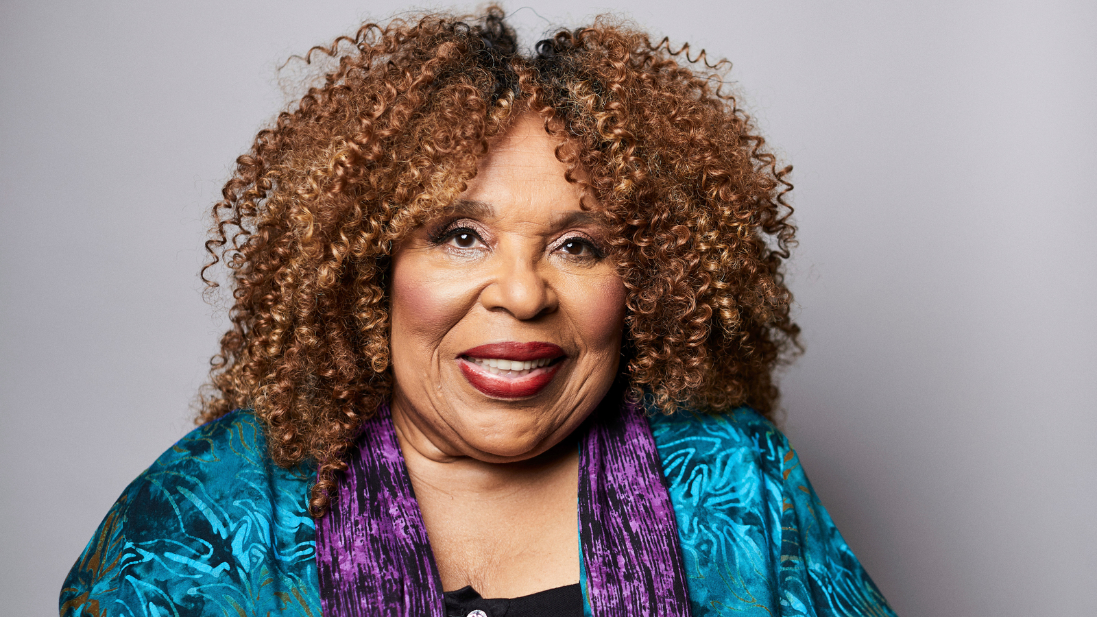 Roberta Flack, Grammy-winning singer with intimate style, dies at 88