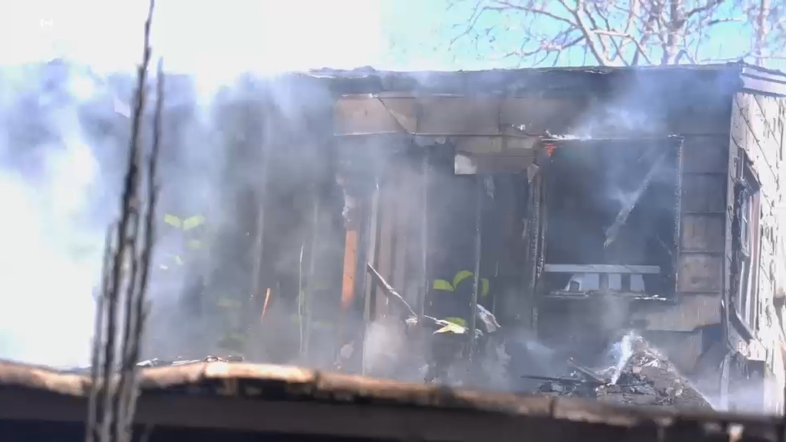 1 dead, 5 injured after fire tears through home in South Jamaica ...