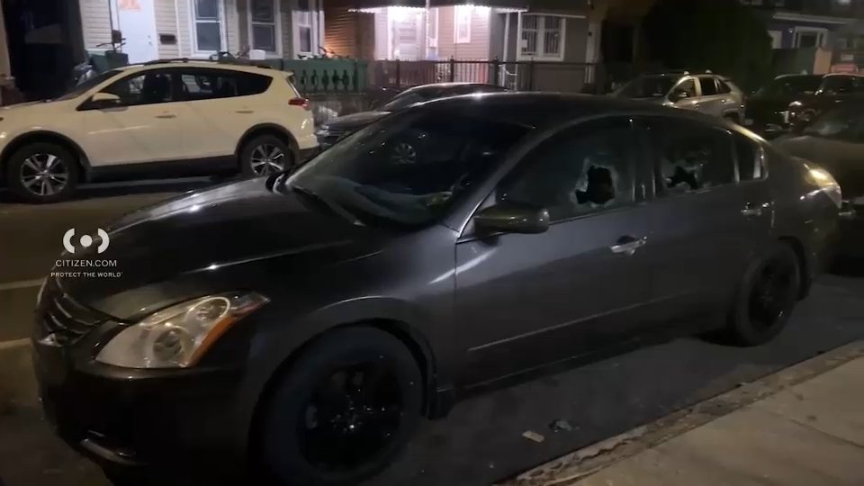 Man arrested for allegedly smashing windows of vehicles with hammer in Queens