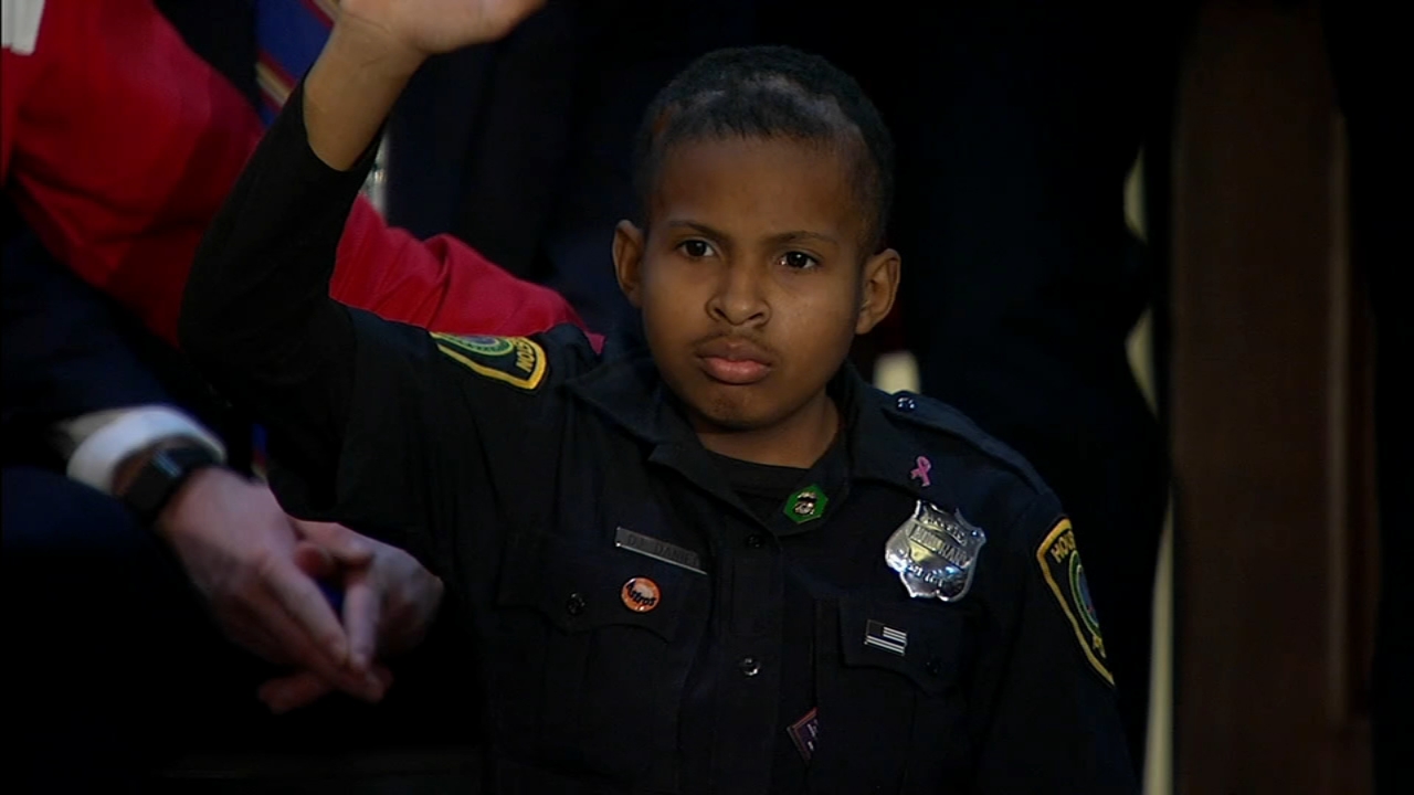 Pearland battling cancer made honorary agent of U.S. Secret Service