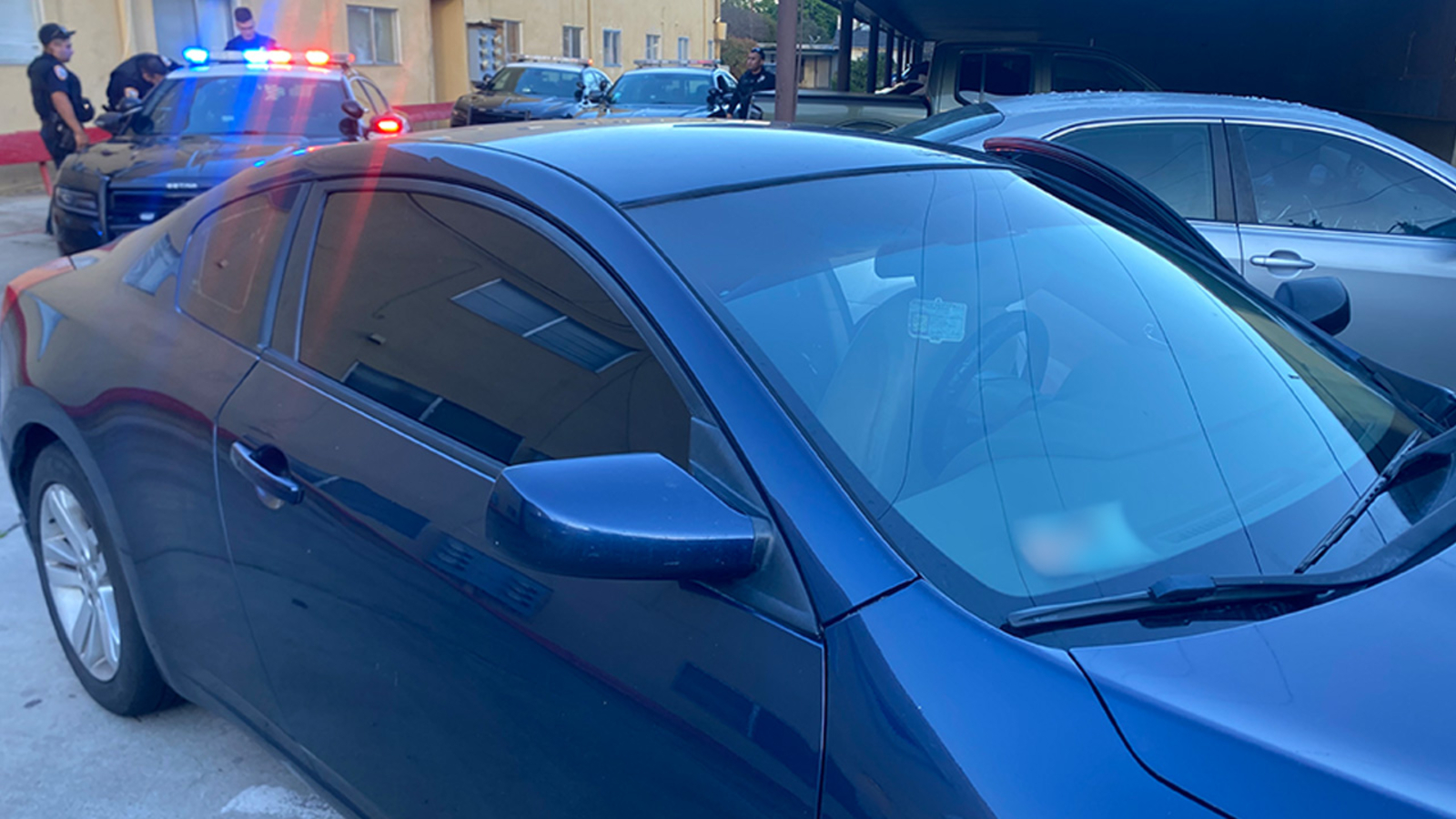 Father leaves toddler while running away from Visalia traffic stop, police say