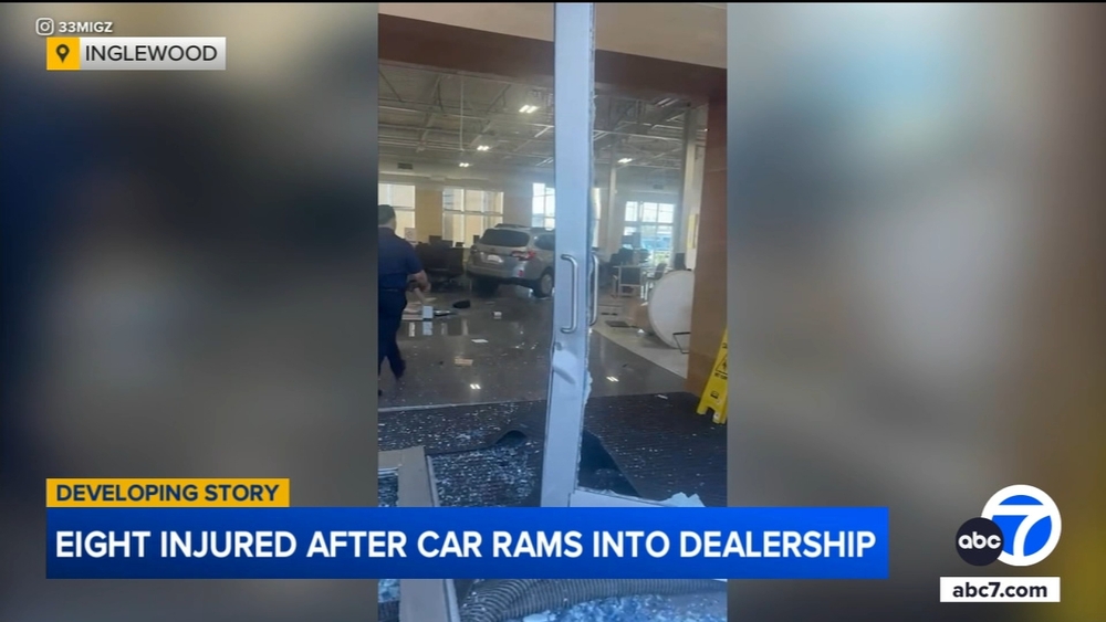 Video shows customer ramming car through CarMax in Inglewood