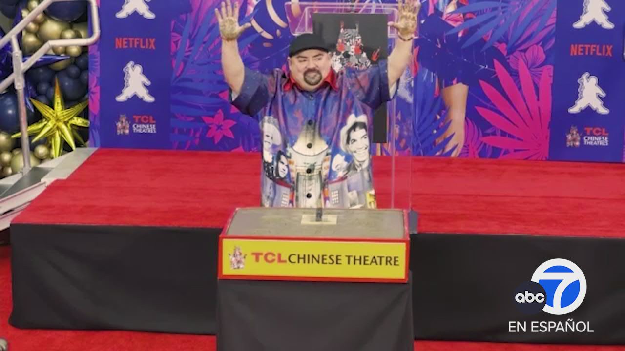 Gabriel 'Fluffy' Iglesias inmortalizado con huellas en Hollywood